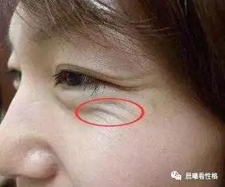 看过"面相鱼尾纹代表什么"的人还看了:1.面相学看眼睛代表什么2.