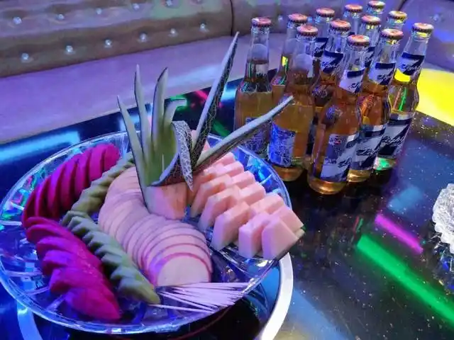 【新鲜】边吃火锅边唱歌,我们富宁首家火锅ktv隆重登场啦!