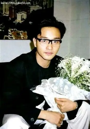 青春有张不老的脸miss you much leslie #为张国荣献花