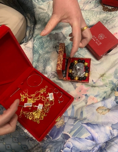 保险箱里10万黄金万元现金被窃小偷是谁