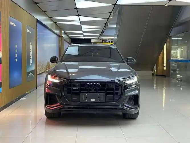 奥迪q8 2021款 55 tfsi 尊享动感型 主动转向系统/通风加热按摩 空