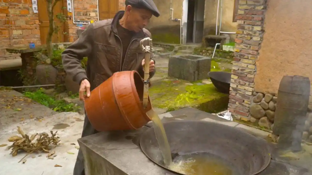 并非所有人的尿液都可以,而是童男童女的童子尿才可以.