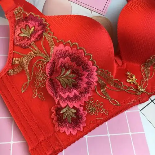 本命年性感牡丹花刺绣文胸套装钢圈聚拢胸罩收副文胸