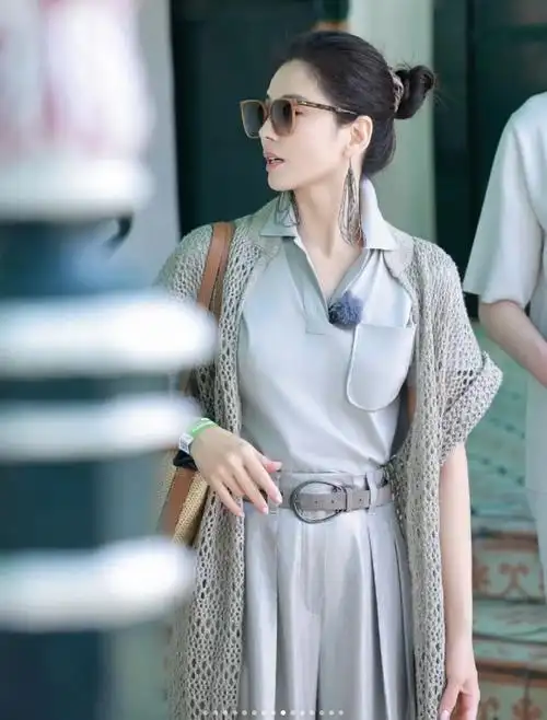 太壕了!刘涛《花少》4套日常穿搭:不低于五位数,一副耳环近5万