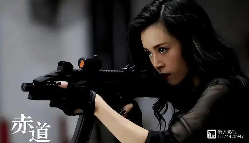 性感嫩模文咏珊惊艳逆袭!比闹翻好闺蜜杨颖更红了