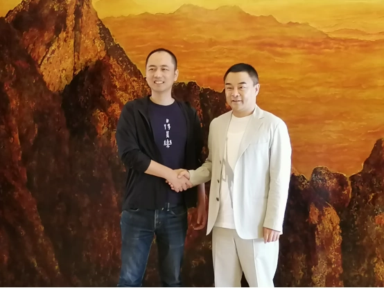 方糖小镇ceo万里江(左一)与灿辉国际董事长赵辉(左二)2019年7月1日