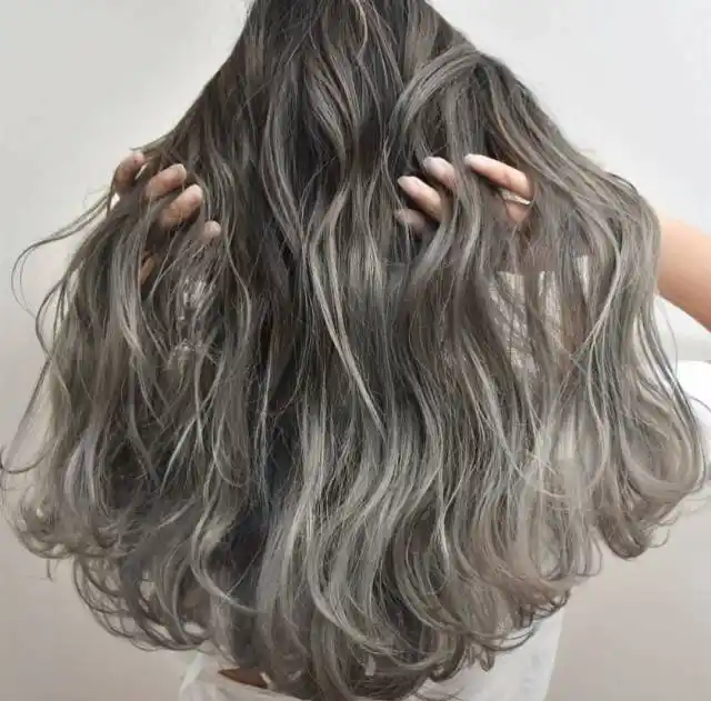 适合夏季的冷色系挑染