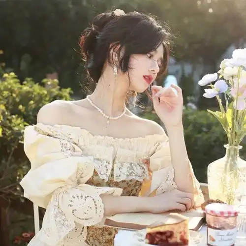 优雅知性的女头