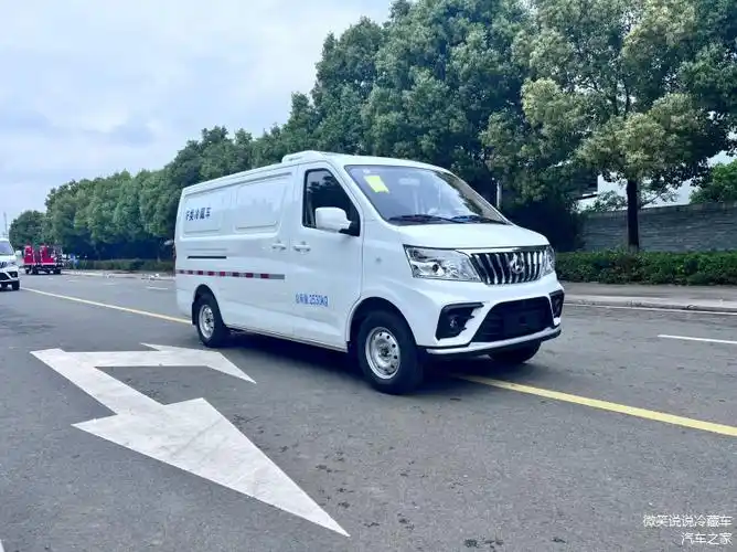 长安睿行m80面包冷藏车配置介绍