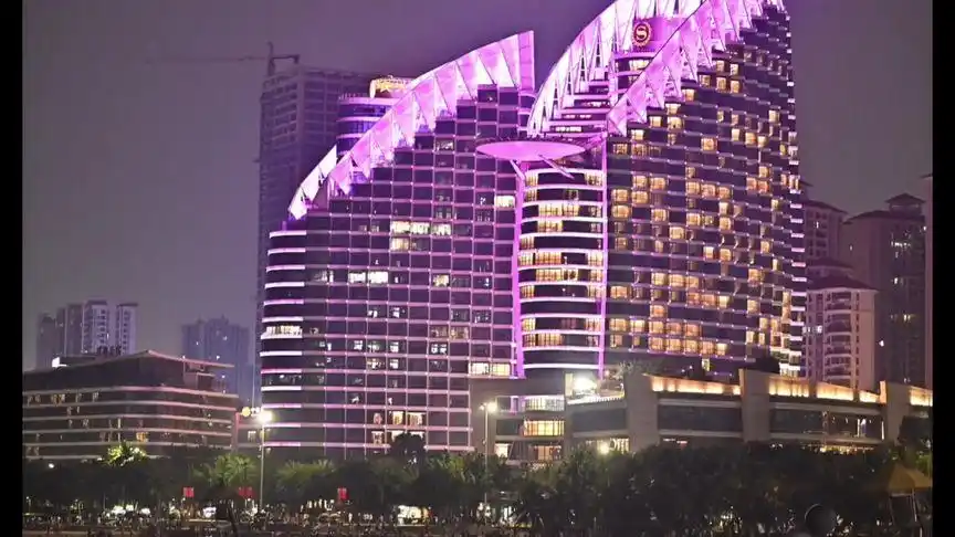 湛江金沙湾观海长廊%夜色撩人 %海边夜景