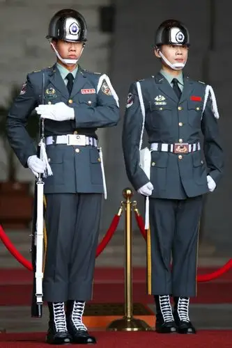 台湾军人 - 礼队换哨交接式