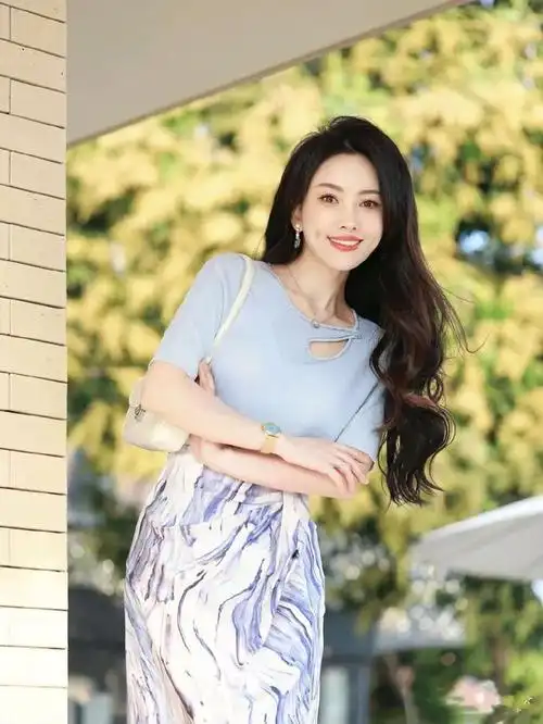 穿裙子这样拍照,气质知性有魅力,拍出你的不同美