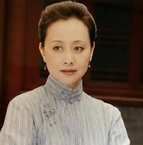 黄梅莹的丈夫金鑫:结婚40年无绯闻,宠妻如宝,支持妻子搞事业