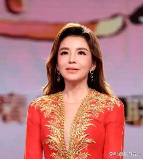 央视综艺频道人事调整:朱迅离场,张泽群开启人生"第二春"!