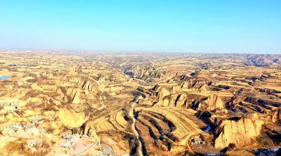 纵横交错 沟壑纵横