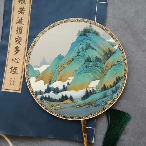 手绘团扇  #手绘团扇  #手绘  # 青绿山水画