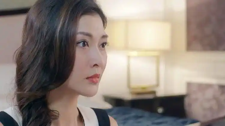 情谜睡美人:叶依姗向秦父赔礼道歉,她心中感到五味杂陈