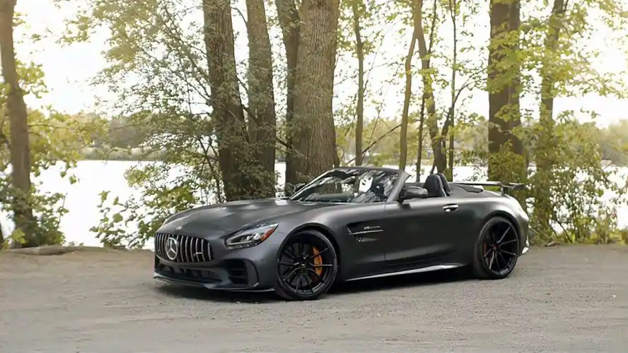 3.2秒破百,堪称地表最强轿跑车之一,奔驰amggtr黑武士帅气啊