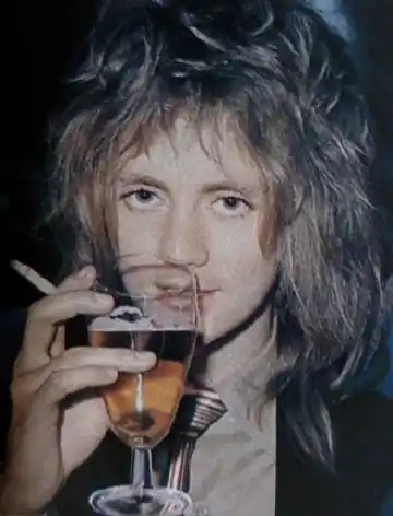 转发101评论24赞238滚圈泥塑botqueen皇后乐队鼓手罗杰泰勒2021-3