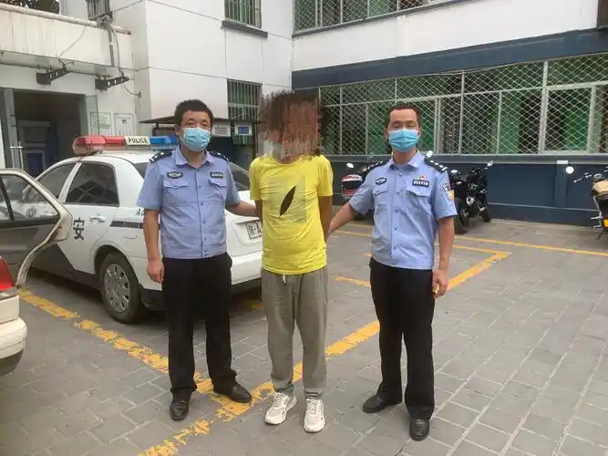 嫌疑人指认现场