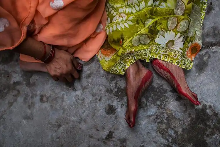 在恒河边等待死亡的人们组图