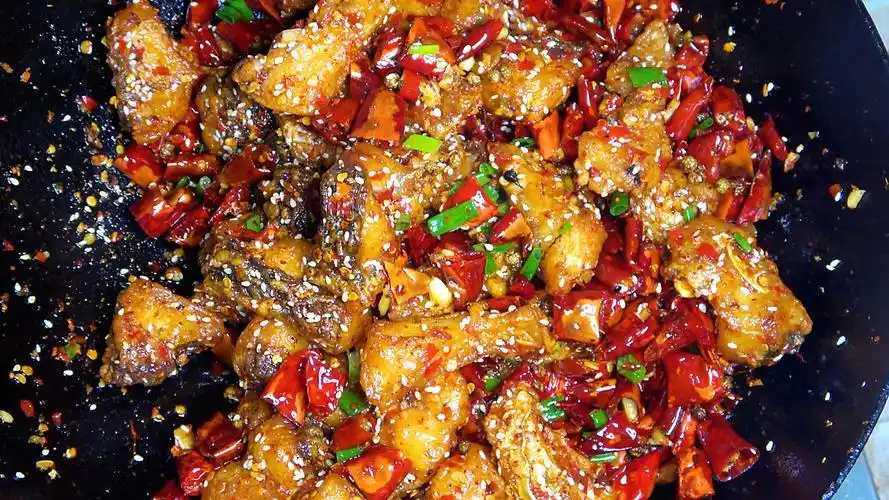 草鱼好吃有诀窍,大厨教你做麻辣鱼块,香辣入味,比水煮鱼还好吃