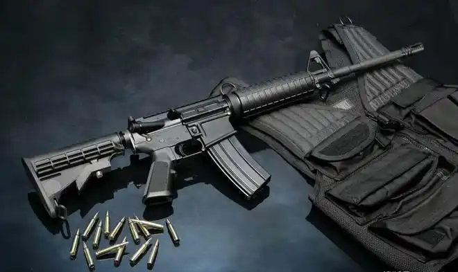 是男人就买ar15步枪美国军火商打亡命广告枪击案凶手竞相买单