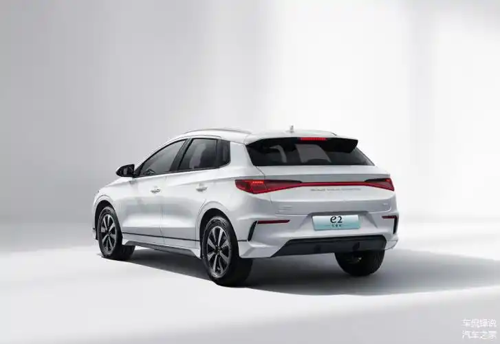 比亚迪e2荣耀版纯电轿车纯电续航405km898万起