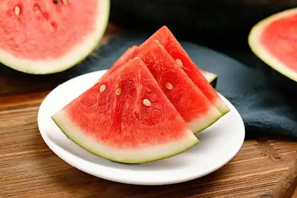 夏天西瓜冷藏多久,西瓜放冷藏室多久变冷