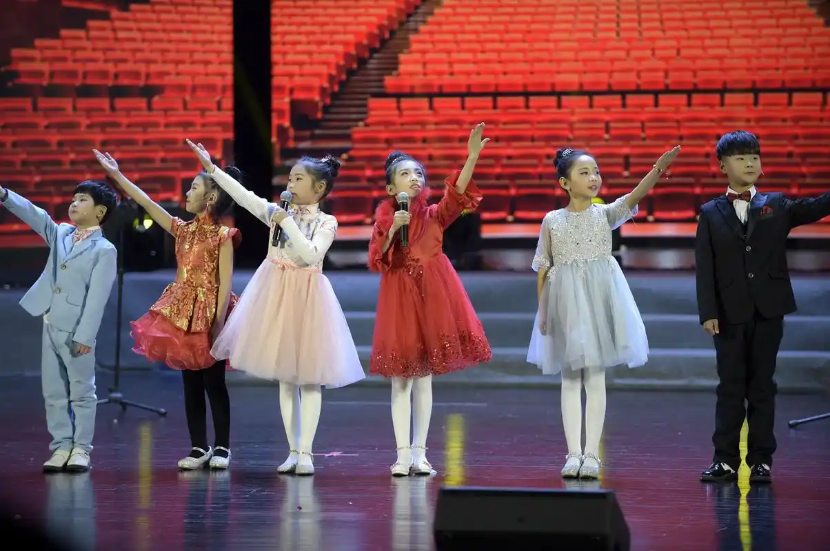 (文化)(1)少儿歌舞迎新春