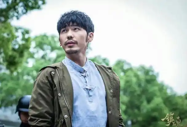 白宇个人资料简介及家世("宝藏演员"白宇)(6)