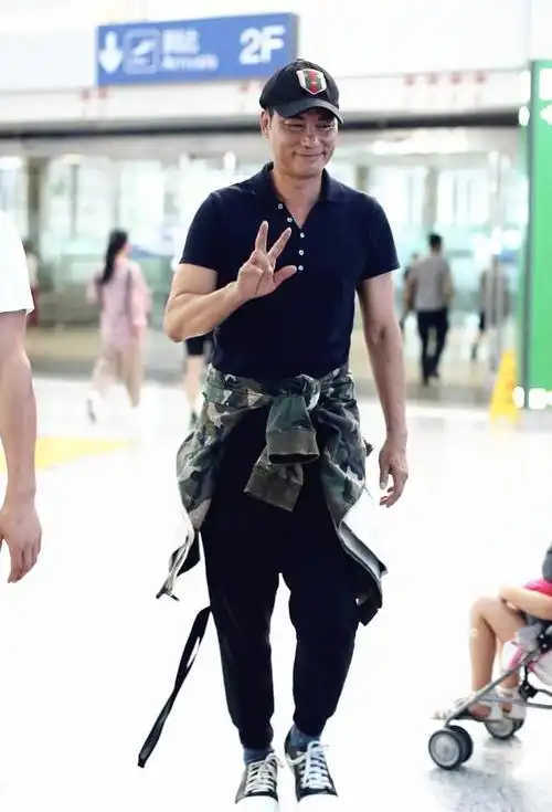 任达华的穿搭告诉我们男人的不同阶段对于穿搭的界定不同