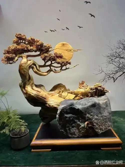 当你欣赏到这栩栩如生的根雕精品,你定会被她们婀娜多姿身形,呼之欲出