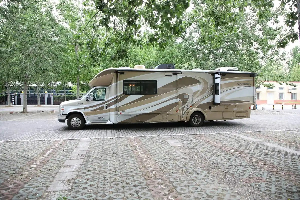 最多能承载10人的福特e450房车你见过吗?