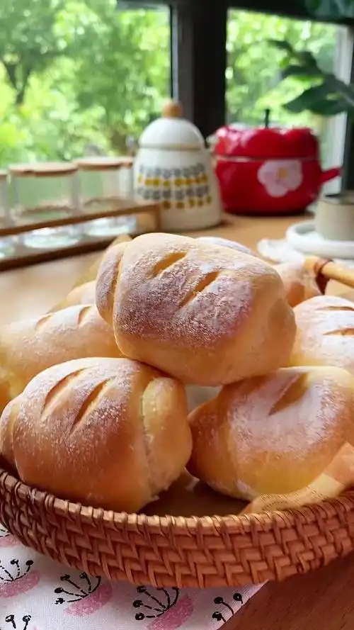 不用揉面和手套膜就能做好吃的牛奶面包卷,安排