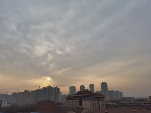 我家窗外早晨的美景,初升的太阳