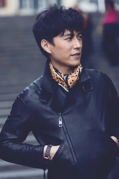 认真的男人最帅;7.人潮人海中,1200_1799竖版 竖屏