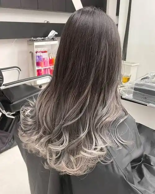 女士长发怎么整?发尾卷搭配发尾染,简直美得无可挑剔