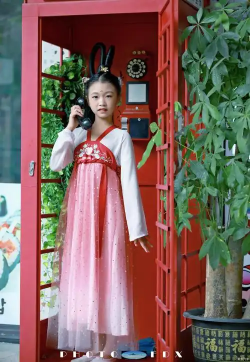 小能手九岁小女孩汉服外拍