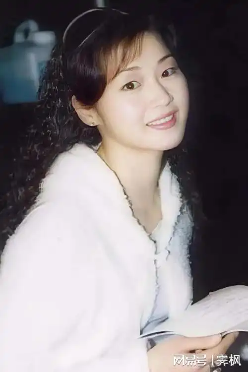 明星怀旧系列图片壁纸万绮雯