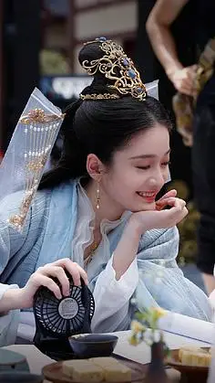 古装女子-花瓣网|陪你做生活的设计师 | 九州海上牧云记·银容·张钧