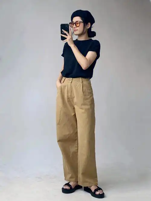 ootd纯黑t恤卡其裤子日系少年感穿搭