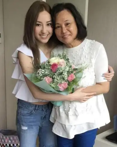 何鸿燊三房长女何超云分手陈山聪6年至今单身,寄情工作作风低调