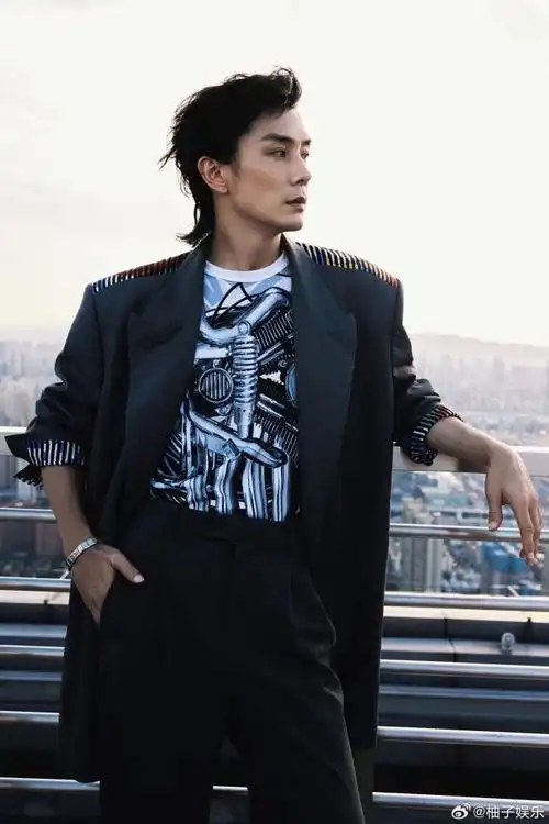 李承铉天台大片看得人脚软##李承铉楼顶大片旷野感