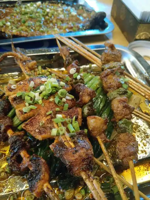 半夜吃烧烤很可