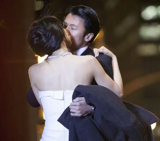 谢霆锋荧幕亲吻瞬间回顾