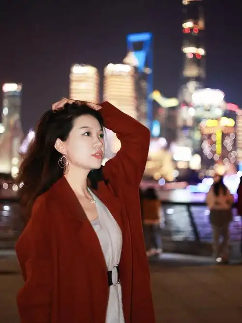 夜景看到晚上外滩的灯火通明,终于理解为什么会有那么多人了上海约拍