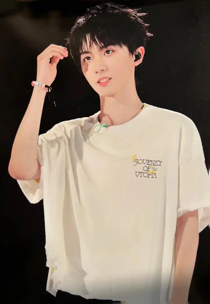 马嘉祺 #马嘉祺高清美图 好喜欢看他眼睛亮亮的