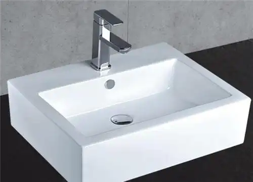 3,不管是安装台式的洗手盆,或者独立式的,都要确保其高度是在80cm左右