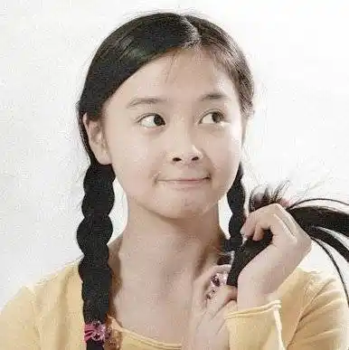 原创童星出道的杨丽晓如今逆袭美得不可方物她和释小龙秘密结婚